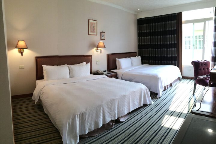 Room 5 of 37