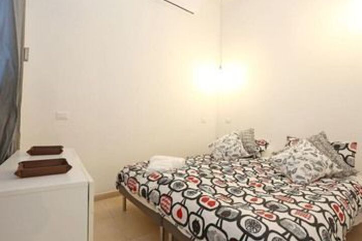 Room 17 of 32