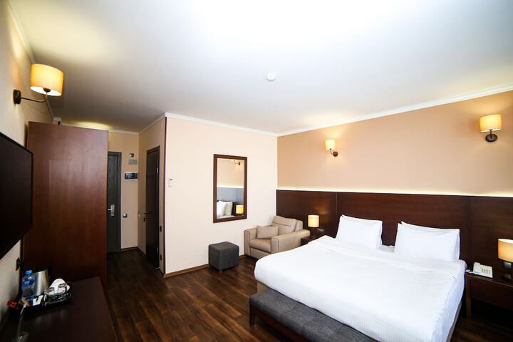 Room 20 of 104
