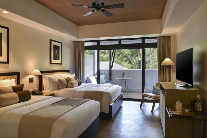 Room 4 of 37