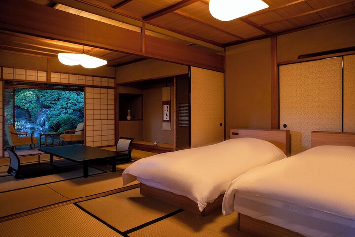 Room 15 of 147