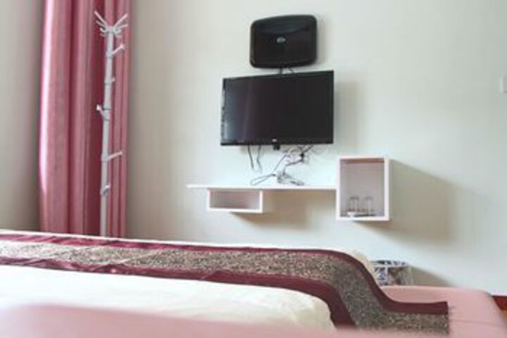 Room 18 of 25