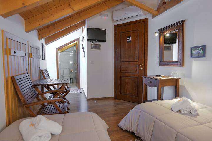 Room 45 of 62