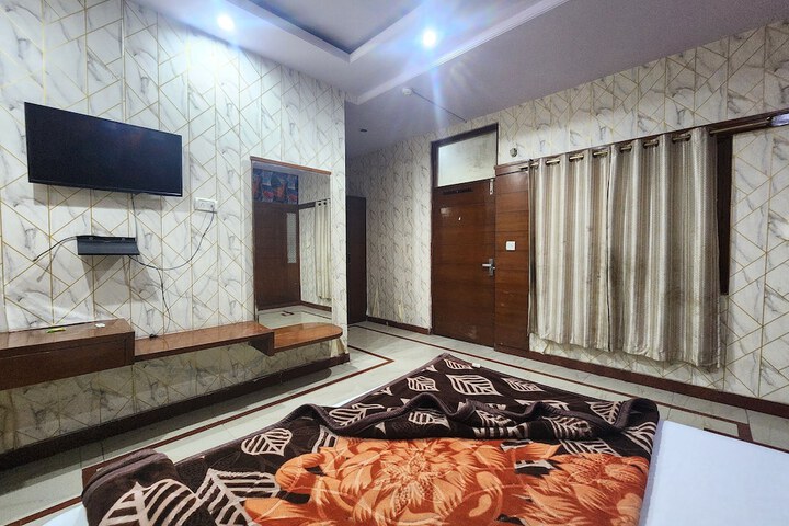 Room 16 of 49