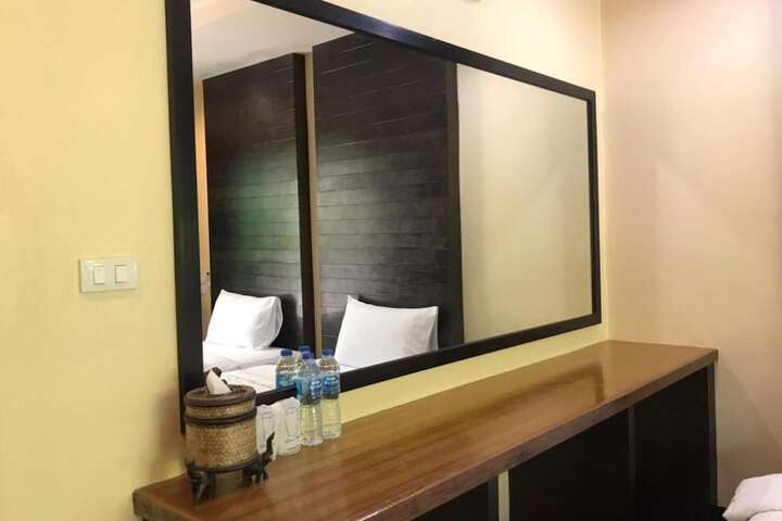 Room 15 of 33