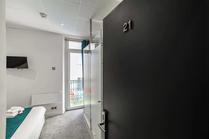 Room 2 of 13
