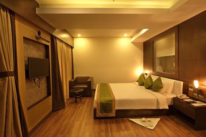 Room 15 of 43