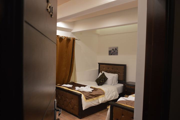 Room 10 of 53