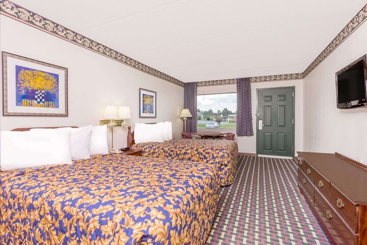 2 Double Beds (4 of 10)