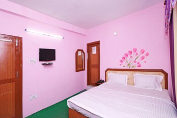 Room 13 of 22