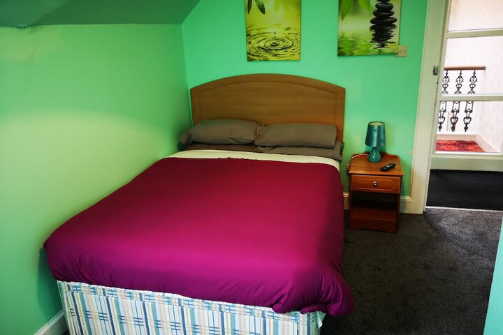 Room 14 of 30