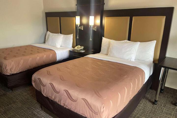Double Accessible King Size Bed (7 of 9)
