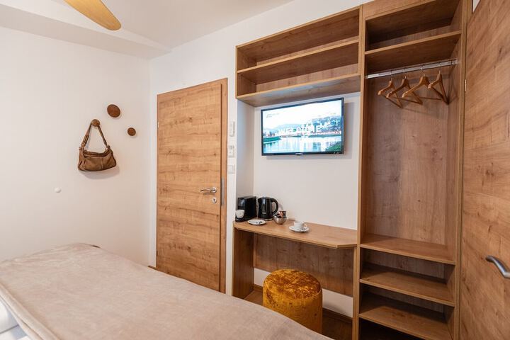 Room 19 of 49