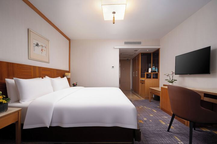 Room 14 of 32