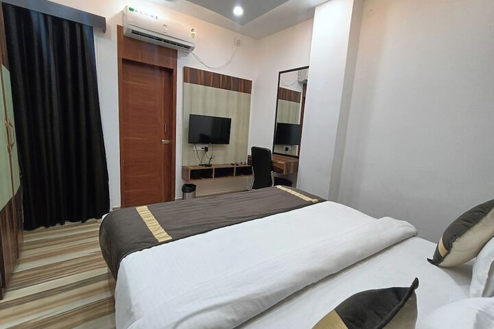 Room 3 of 36