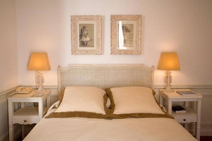 Room 10 of 65