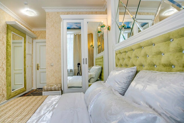 Room 7 of 24