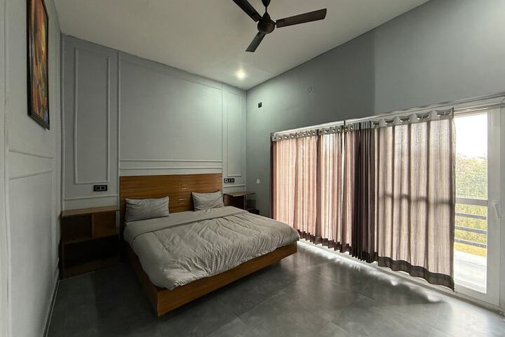 Room 16 of 22