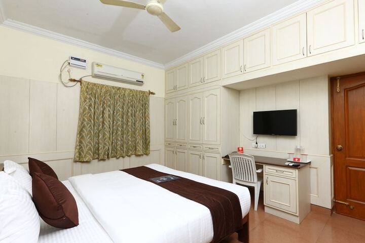 Room 13 of 19