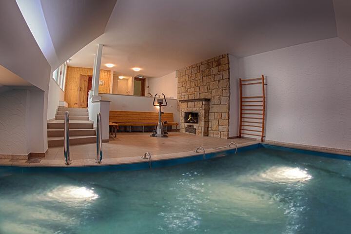 Hotel with Pool