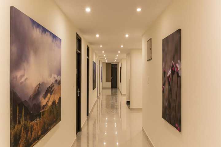 Ballroom/Hall 13 of 13