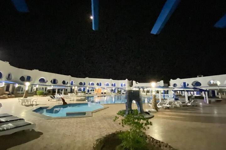 Pool 9 of 15