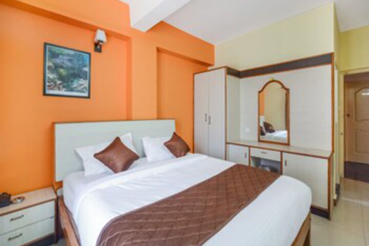 Room 13 of 26