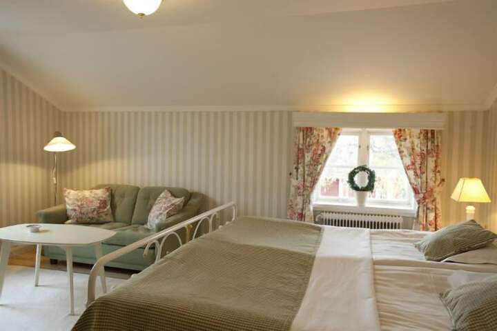 Room 7 of 51