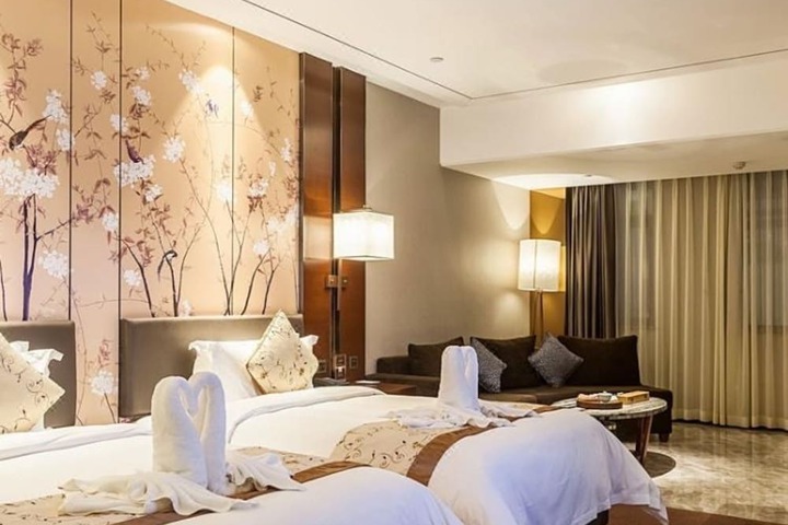 Room 16 of 39