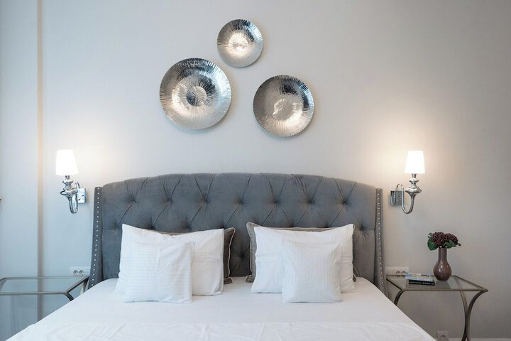 Room 25 of 208