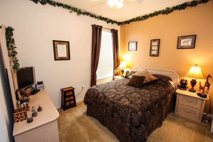 Room 8 of 28