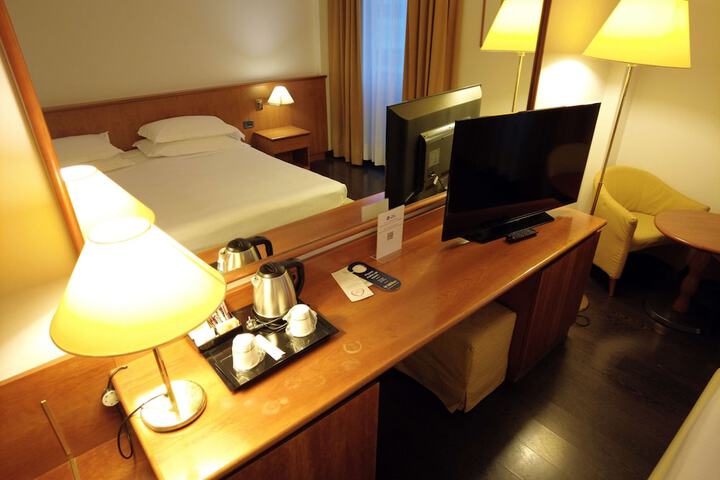 Room 13 of 73