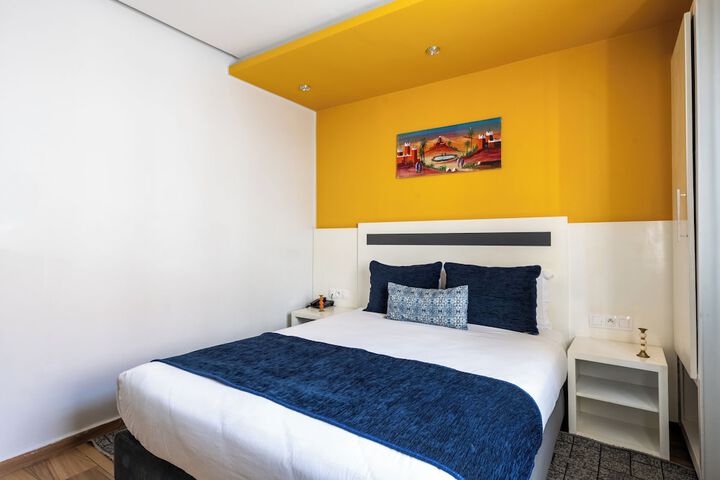 Room 42 of 85