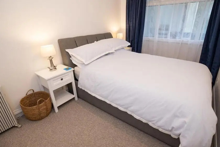Room 3 of 11