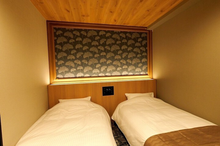 Room 20 of 38