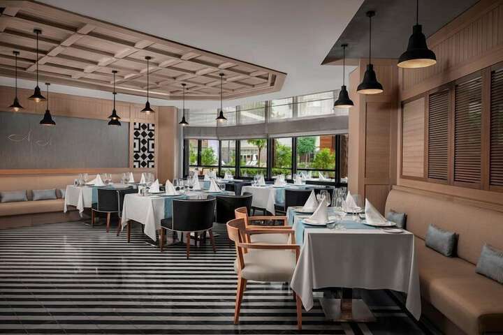 Dining 141 of 227