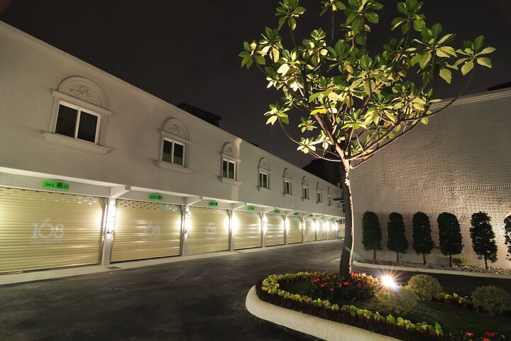 Hotel Exterior 36 of 37