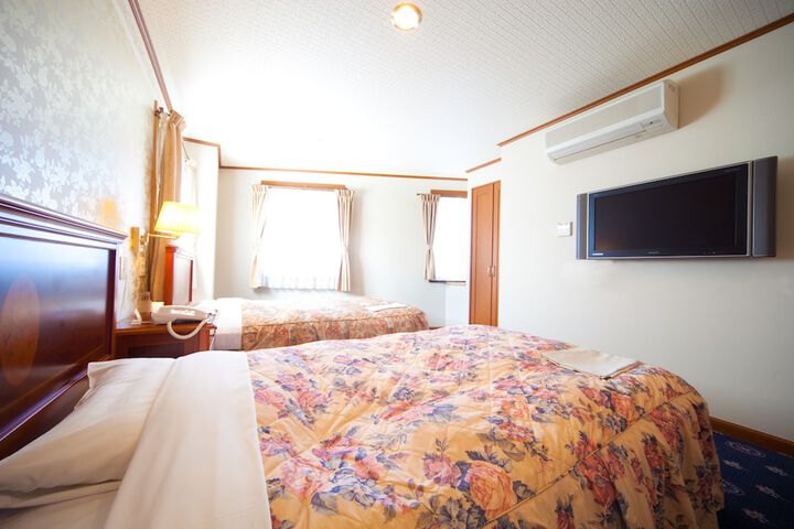 Room 12 of 43