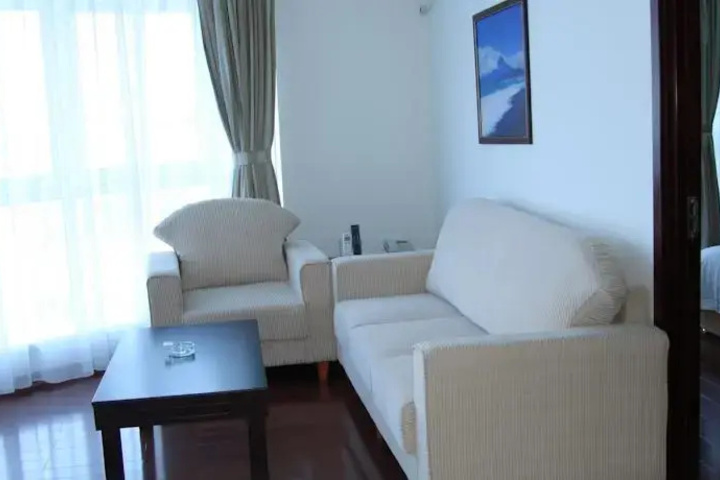 Room 5 of 11
