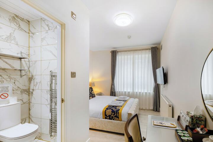 Room 30 of 90