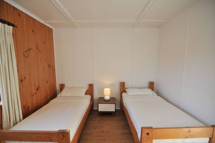 Room 38 of 693
