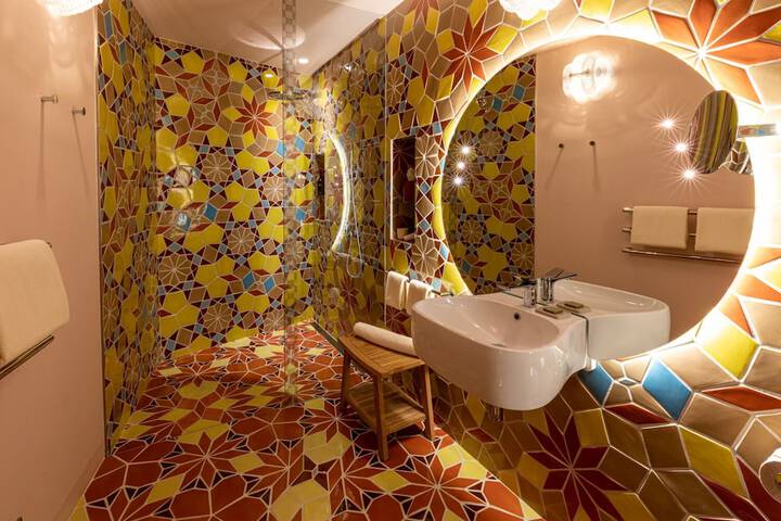 Room 10 of 21