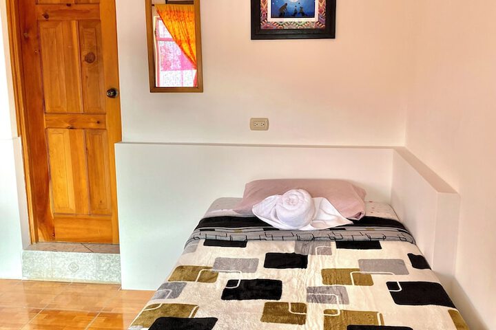Room 12 of 37