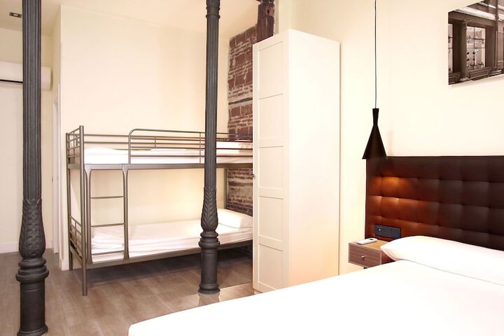 Room 6 of 39