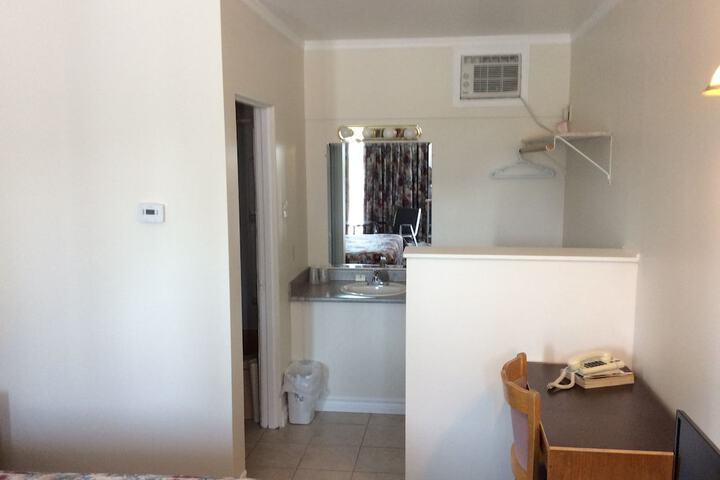 Room 3 of 8