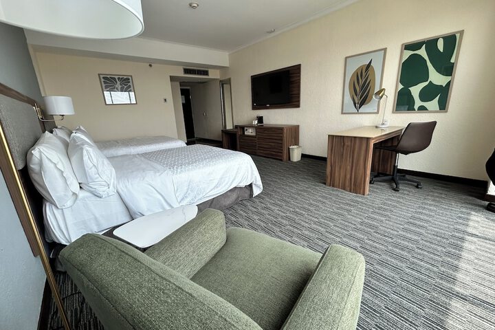 Room 22 of 184