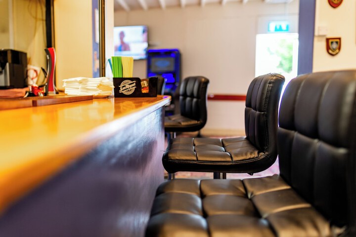 Lounge 45 of 47