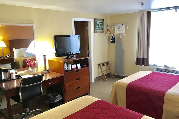 2 Double Beds (3 of 10)