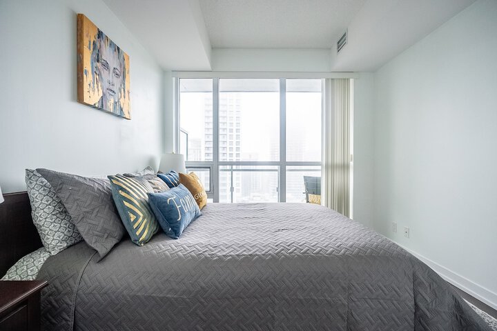 Room 21 of 242
