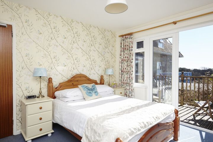 Room 5 of 63